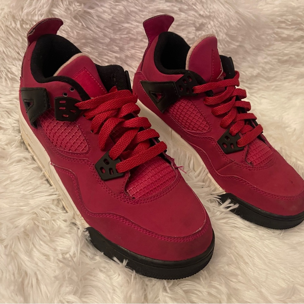 Jordan Air 4 Retro Voltage Cherry Sneakers